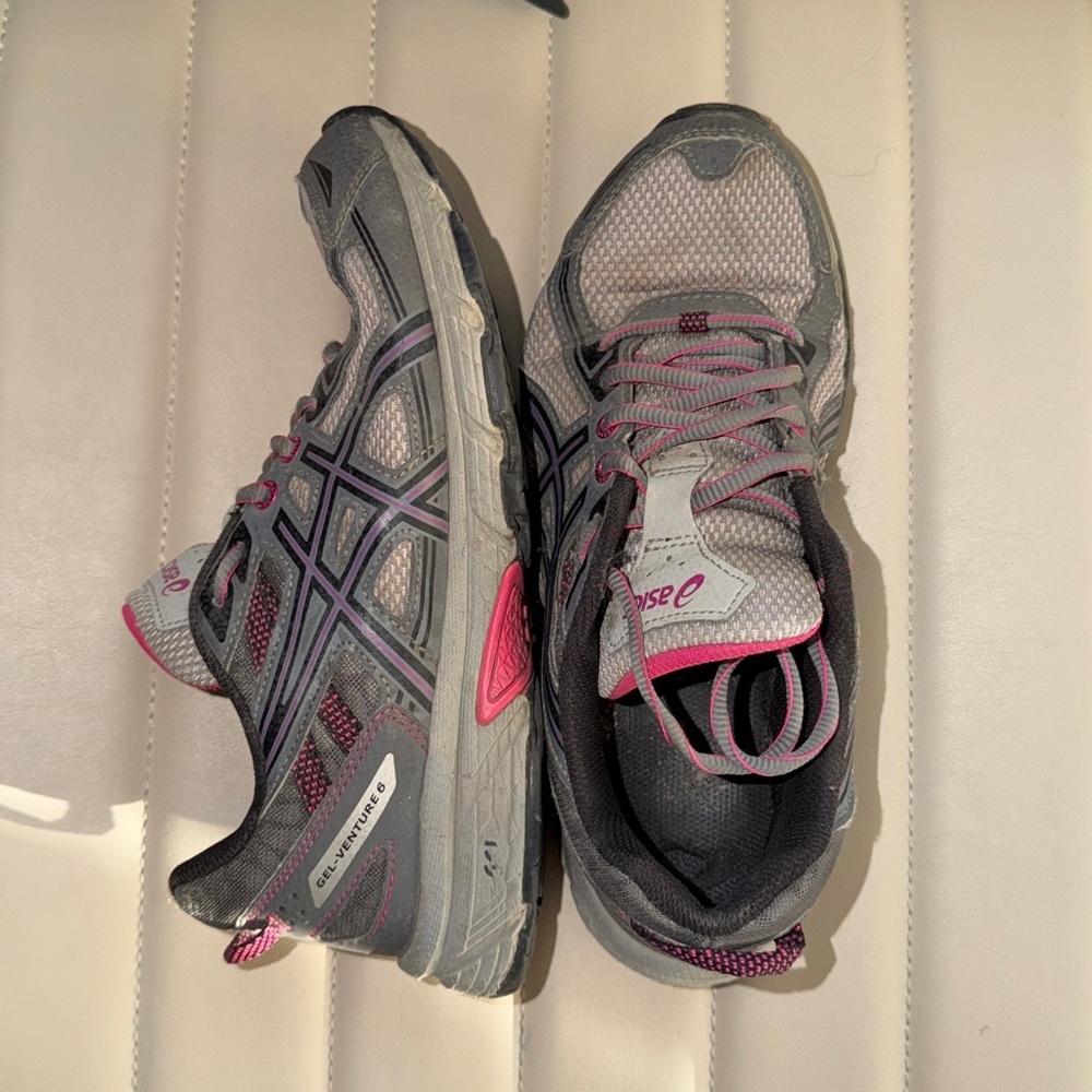 Asics Gray and Pink Athletic Sneakers 7.5 - Picture 3 of 9